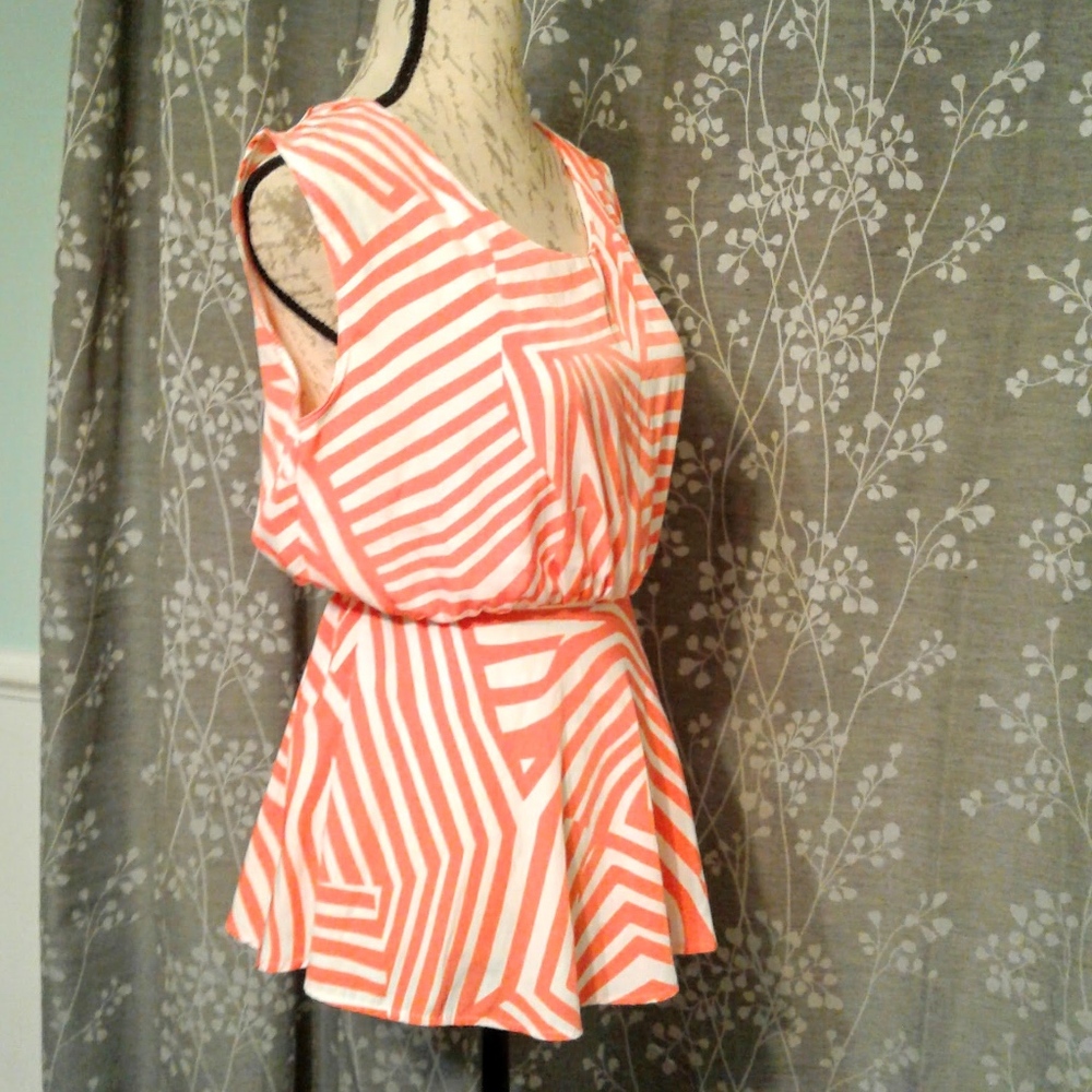 Clearance🔴 Paper Crane Peplum Peek A Boo Back - Picture 2 of 5